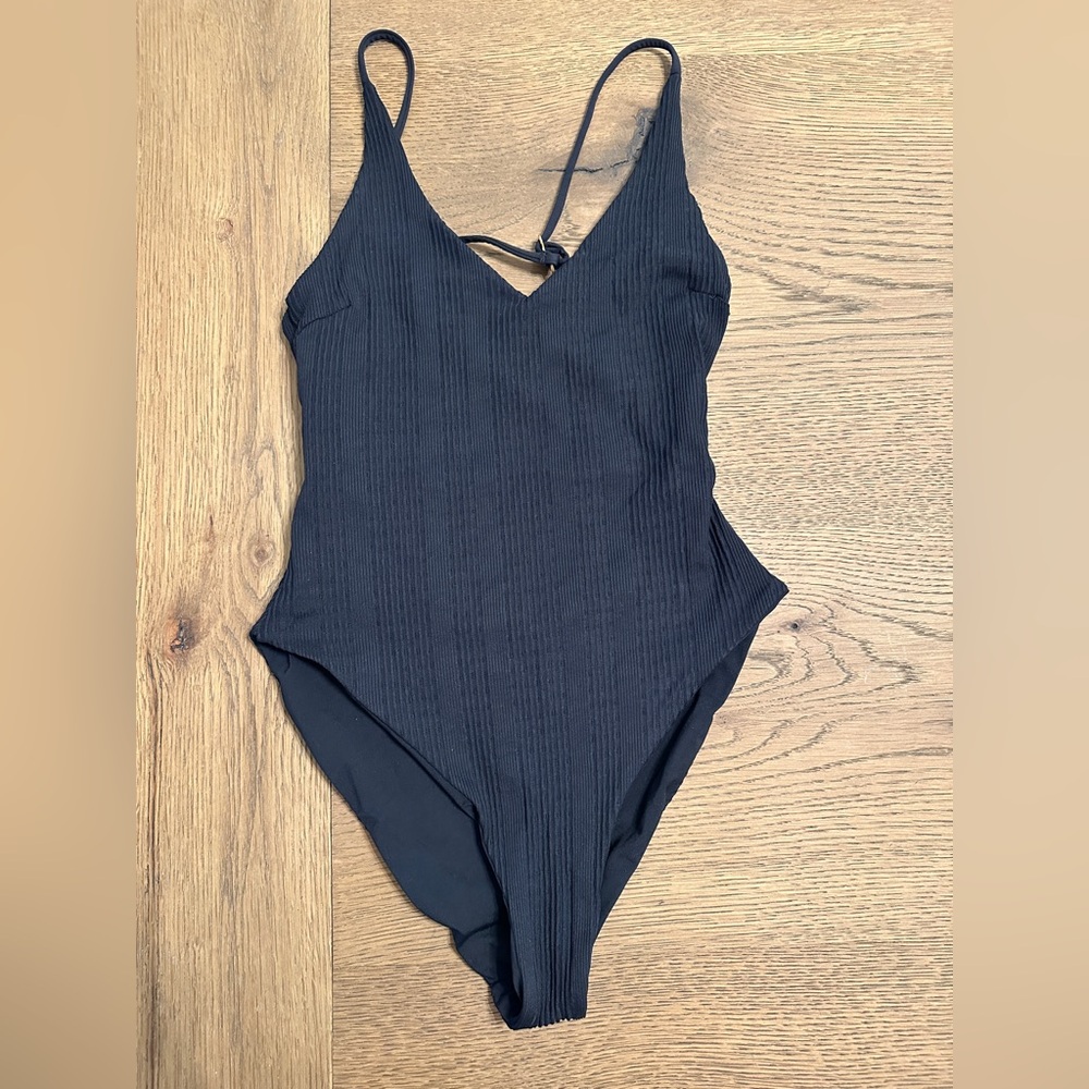Vitamin A Swim Black Strappy Gianna One Piece Swimsuit size 6 - Picture 8 of 9
